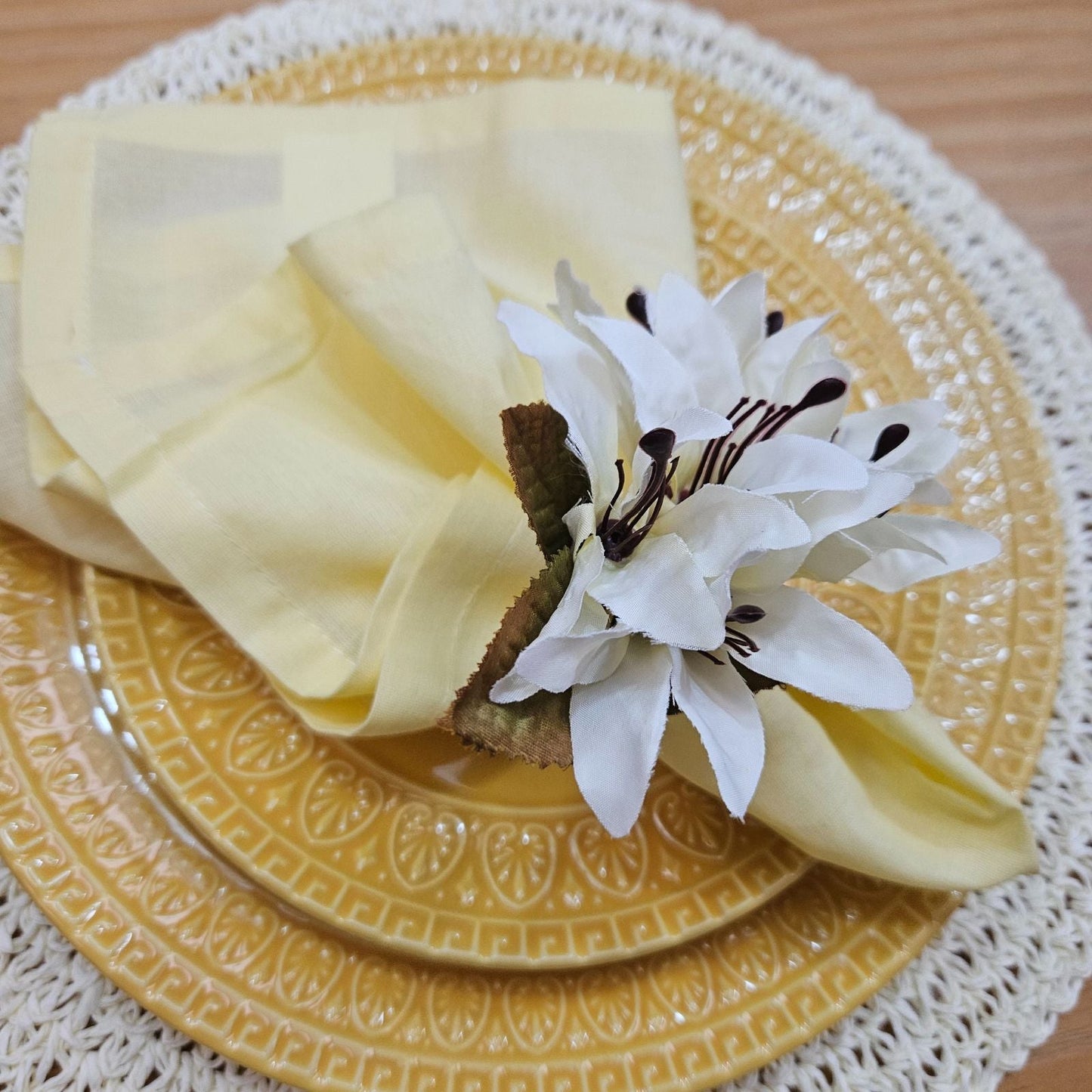 Maison Charlo Set of 4 Off White Lilies Charm Flower Napkin Rings-1