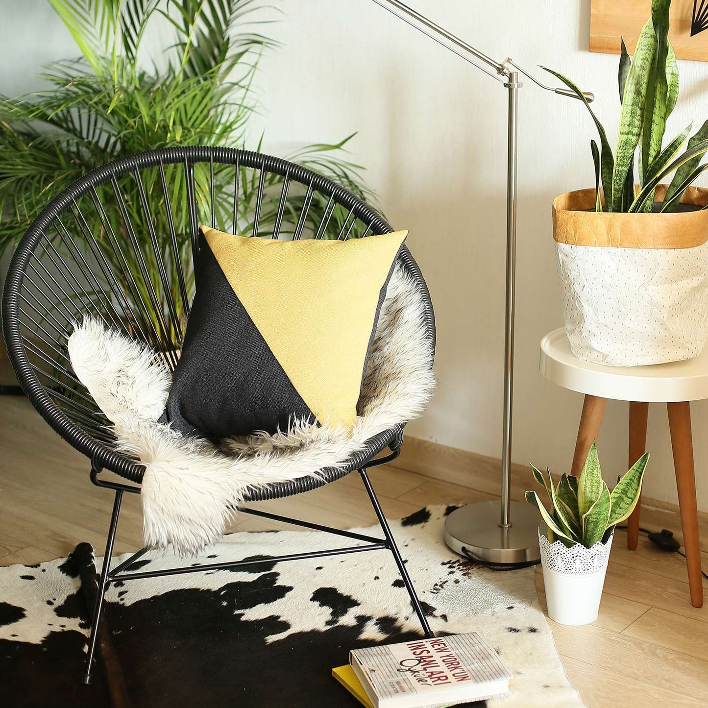 18" X 18" Yellow And Black Geometric Zippered Handmade Polyester Throw Pillow Cover-3