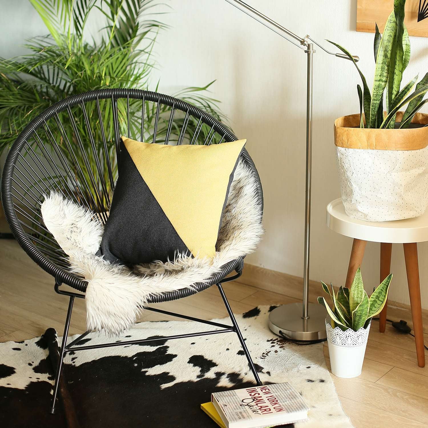 18" X 18" Yellow And Black Geometric Zippered Handmade Polyester Throw Pillow Cover-3