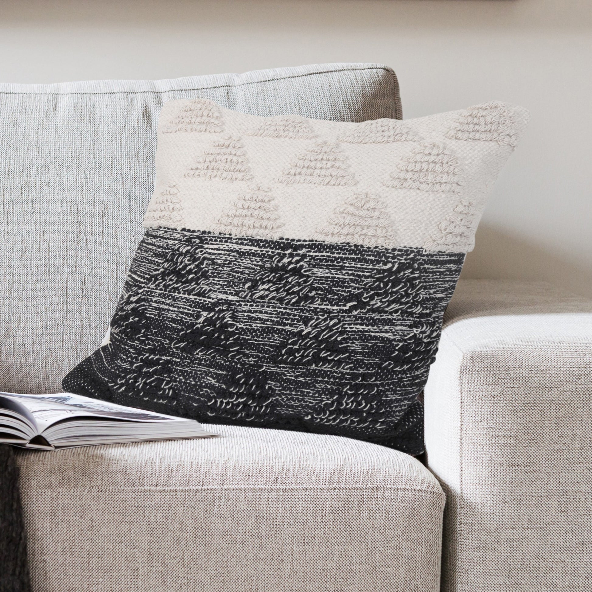 20" X 20" Black And Off-White 100% Cotton Geometric Zippered Pillow-6