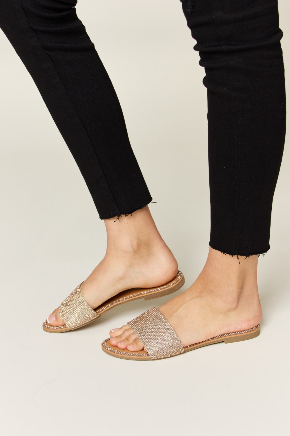 WILD DIVA Rhinestone Open Toe Flat Sandals-3