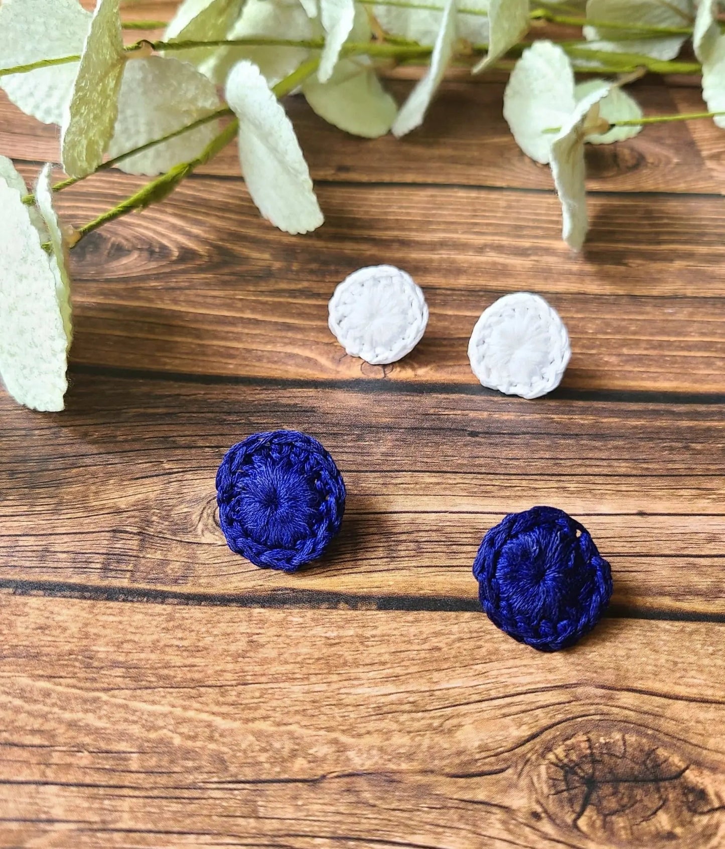 Circle Post Studs-3