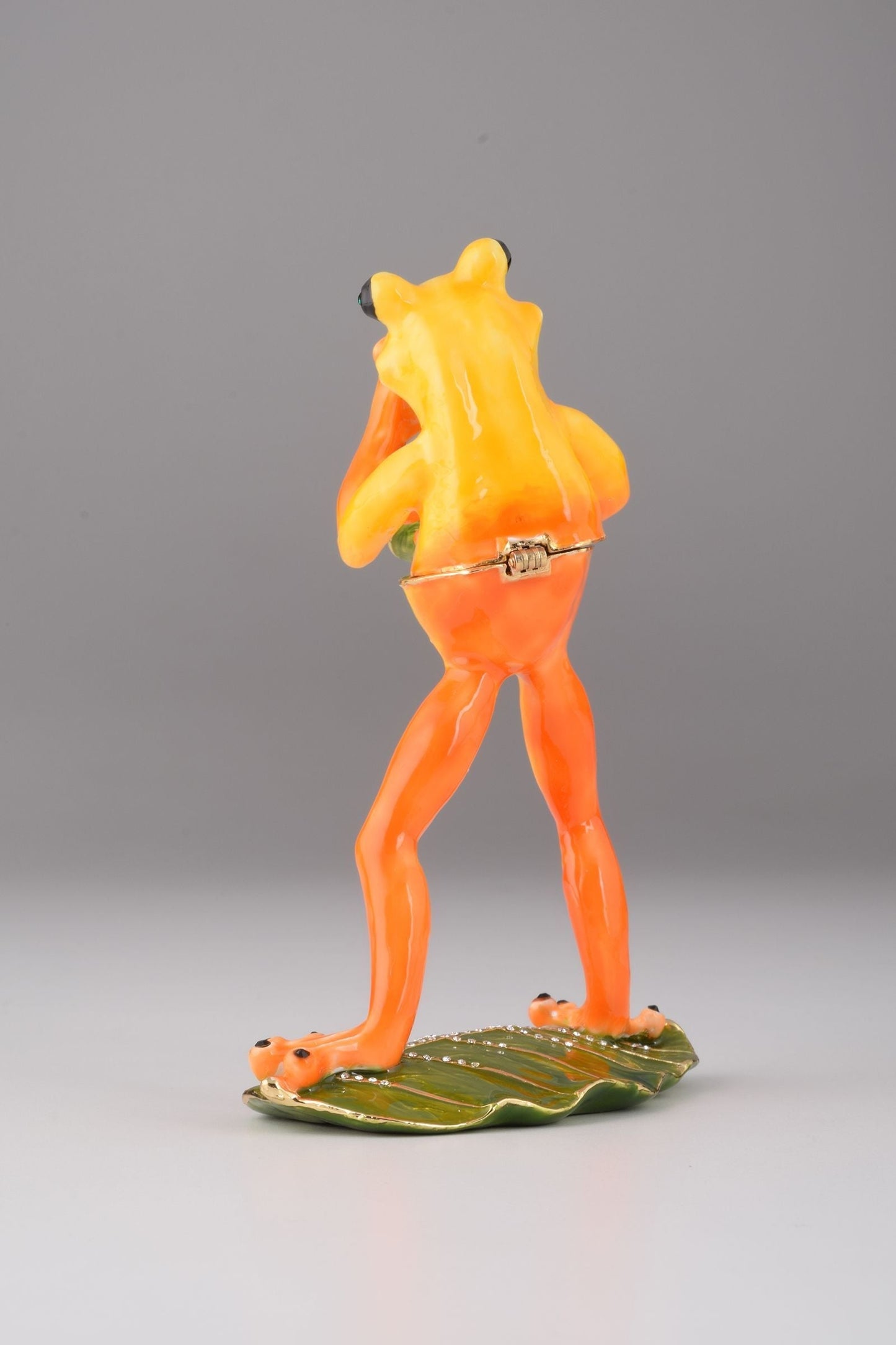 Frog Playing a Saxophone-4