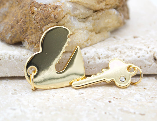 18K Gold Filled Heart With Key Outline Pendant Charm (A270)-0