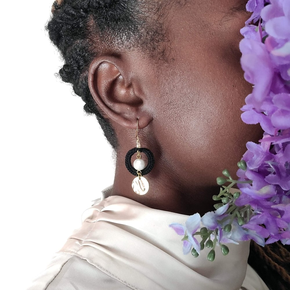Black Circle with Pearl Earrings-1