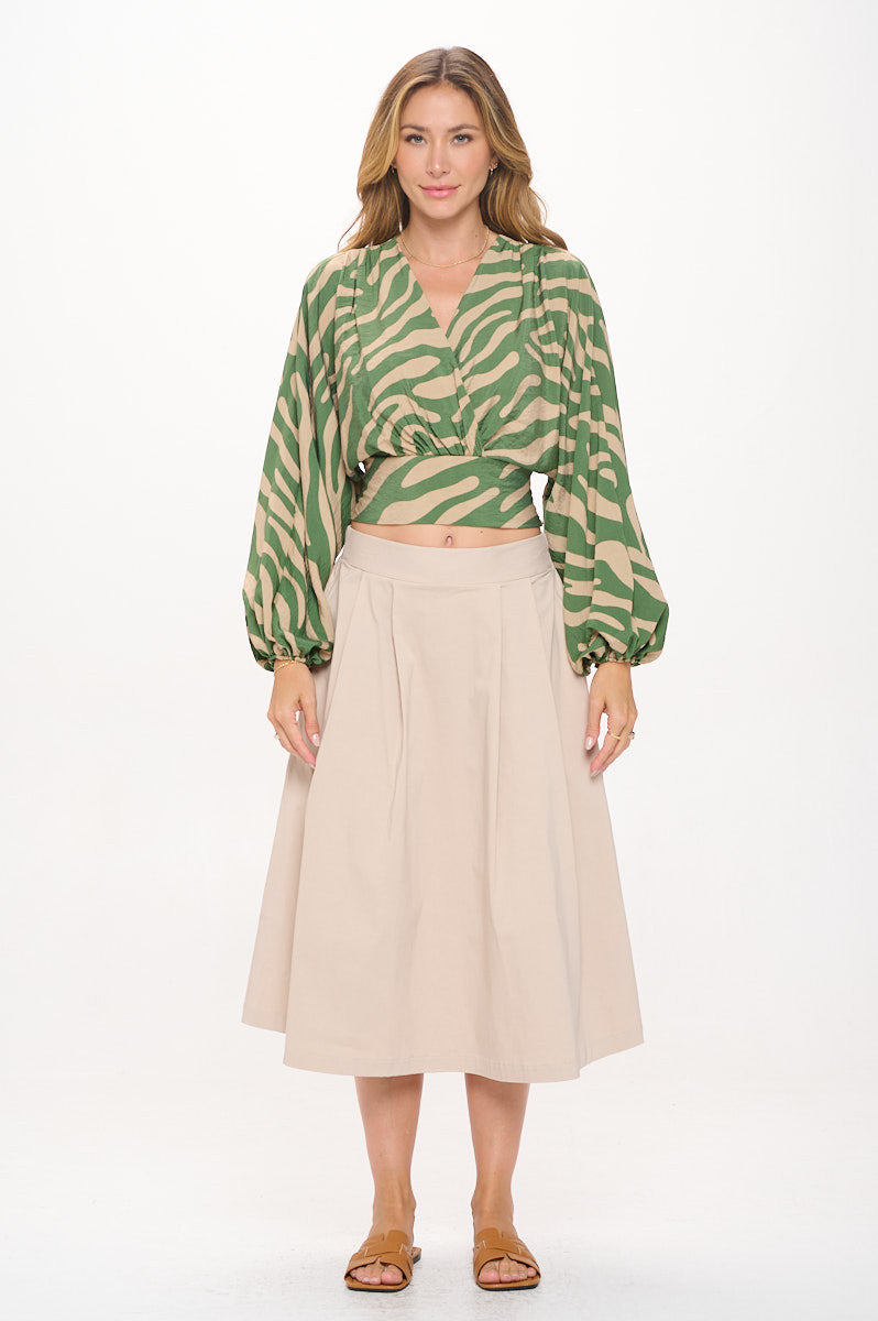Print V neck Crop Top w Smock Detail-4