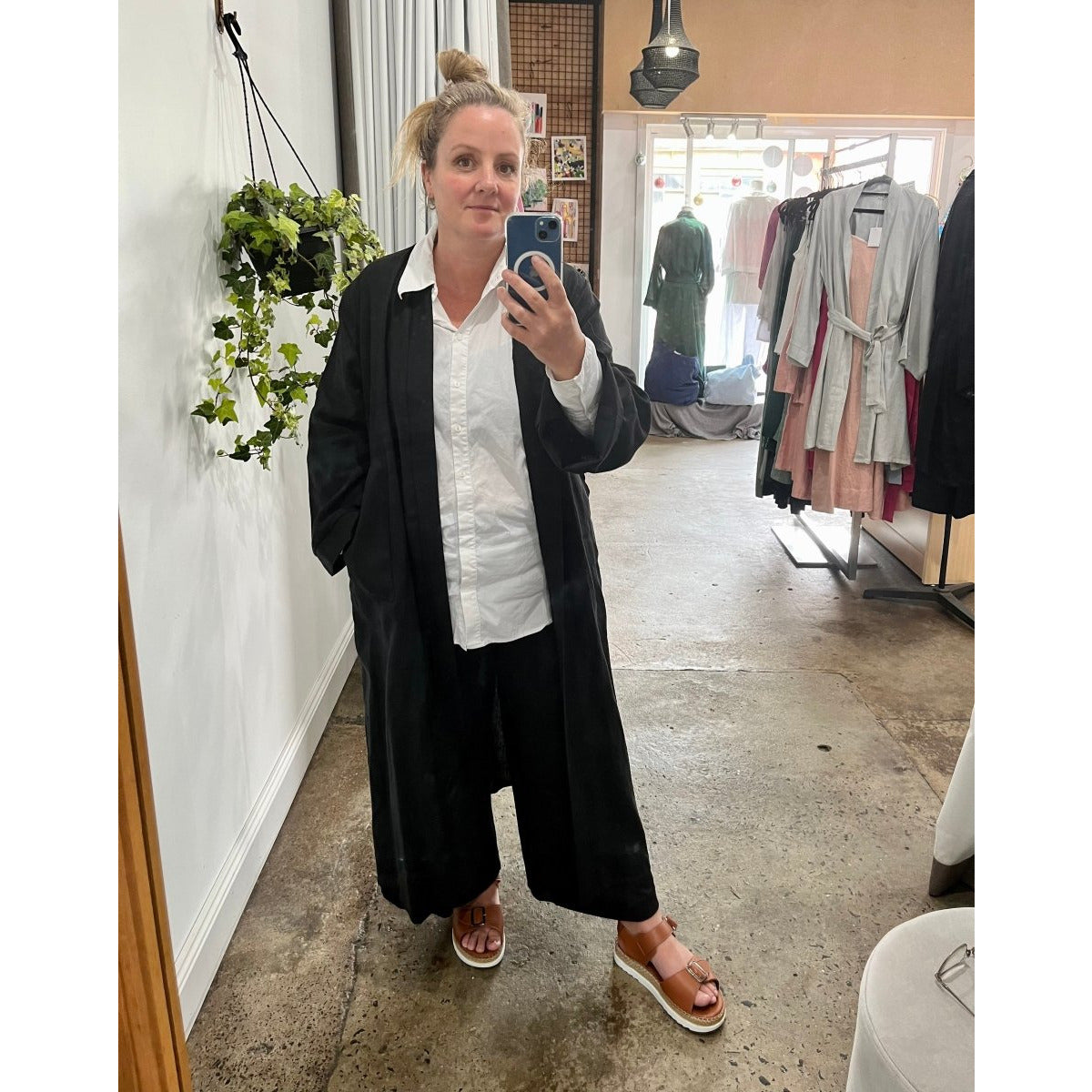 Linen Bathrobe in Black (Long)-2