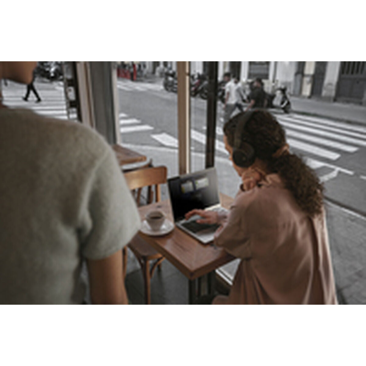 Laptop HP ELITEBOOK 840 G7 16 GB RAM 256 GB SSD-1