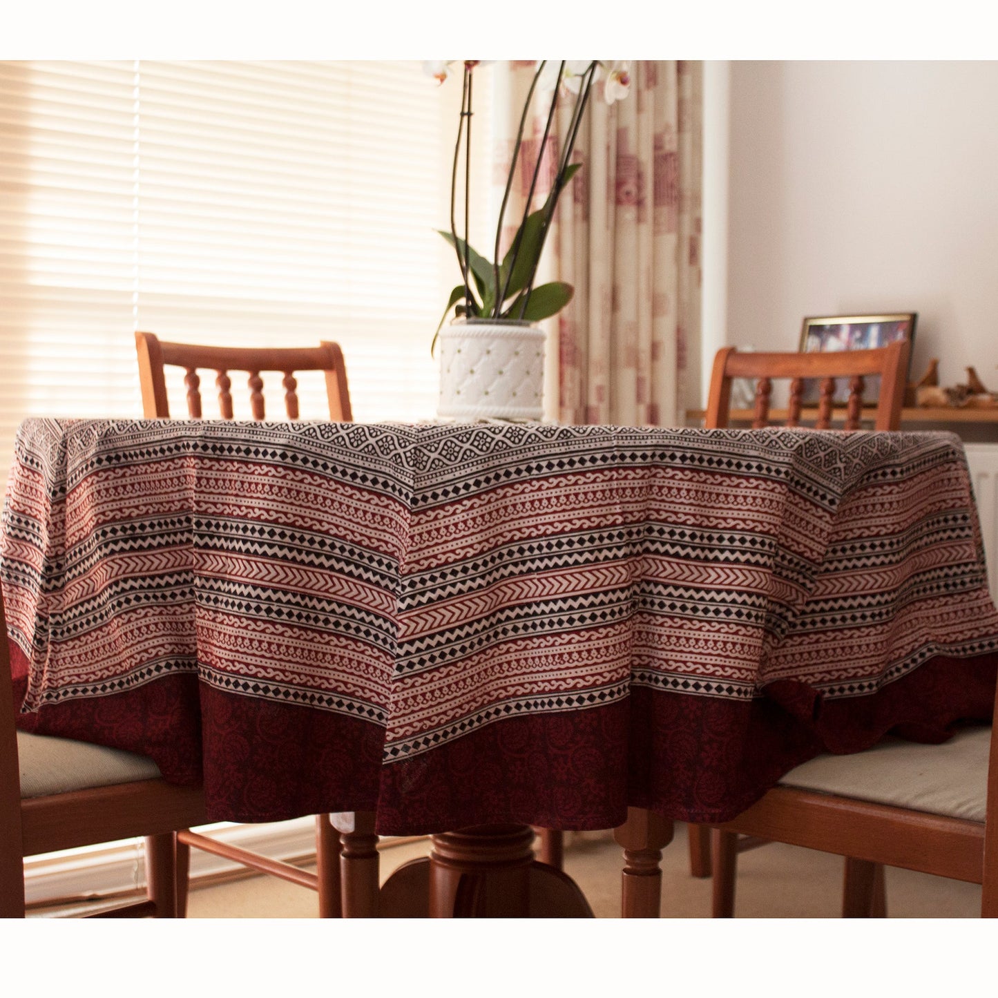 Ditsy Diamond Hand-block Print Round Table Cloth - Black Red-2