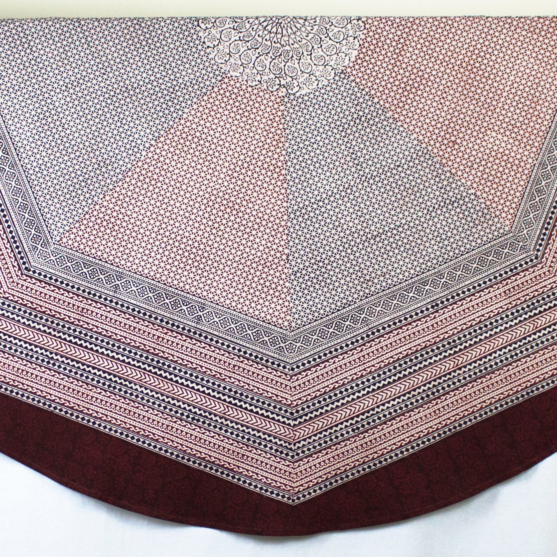 Ditsy Diamond Hand-block Print Round Table Cloth - Black Red-1