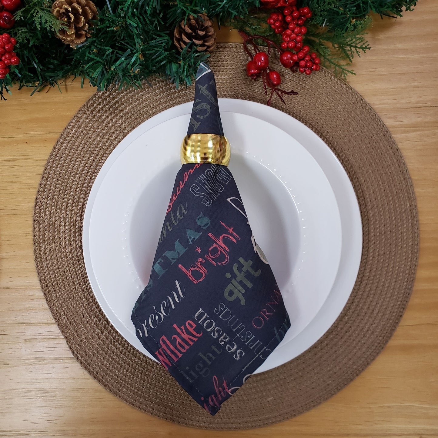 Charlo's Cloth Napkins Set of 4 Christmas Words 16" by 16" - Green-3