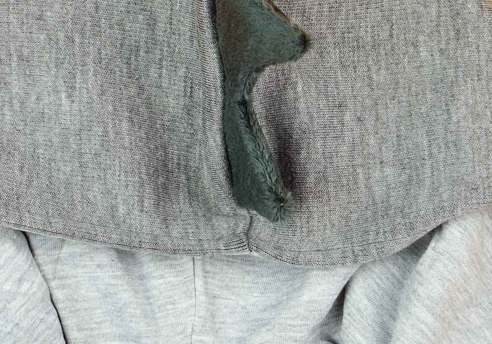 Kapucnis kisfiú mellény dinós mintával-2