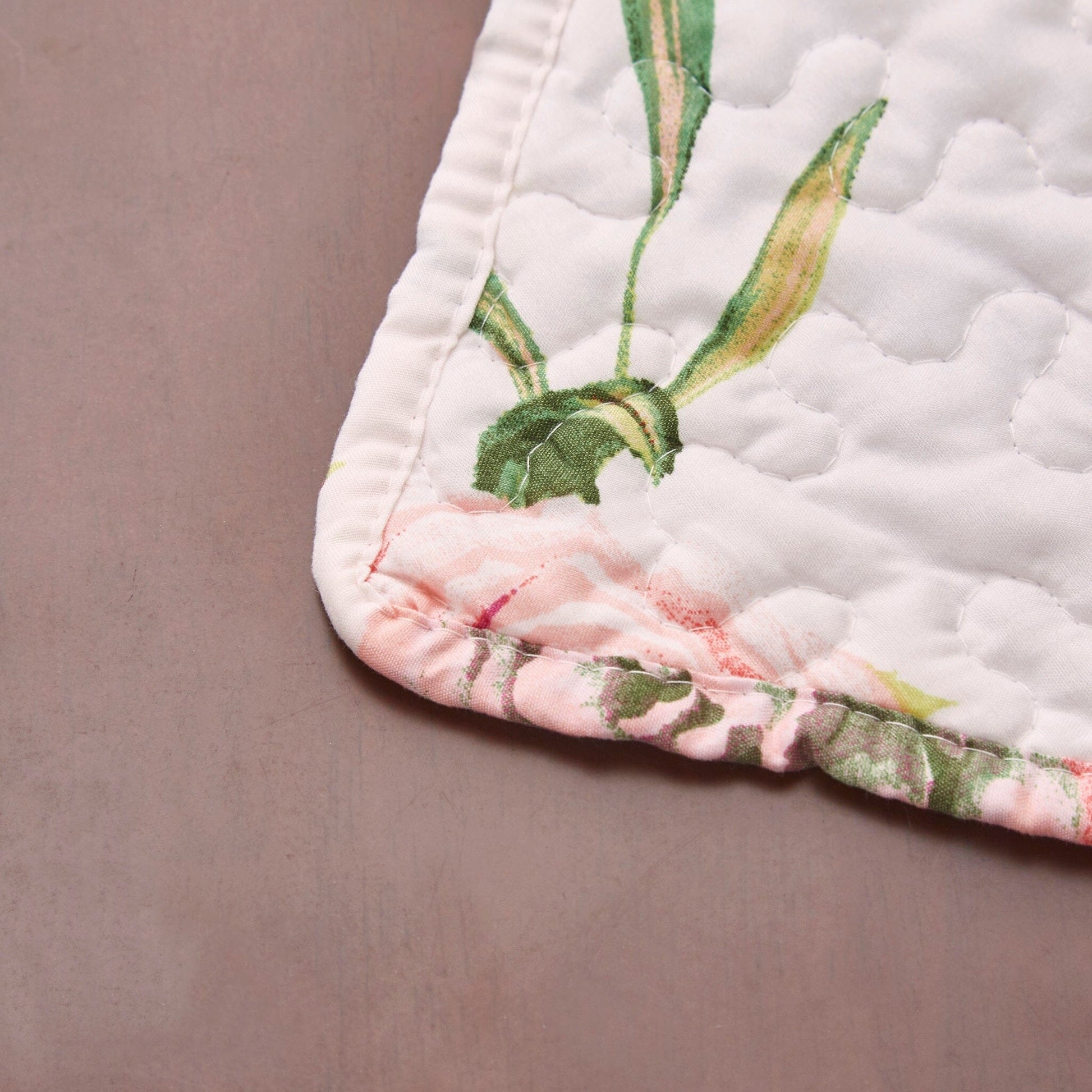 DaDa Bedding Set of 4-Pieces Romantic Roses Pink Floral Quilted Dining Placemats 13” x 19” (879)-3