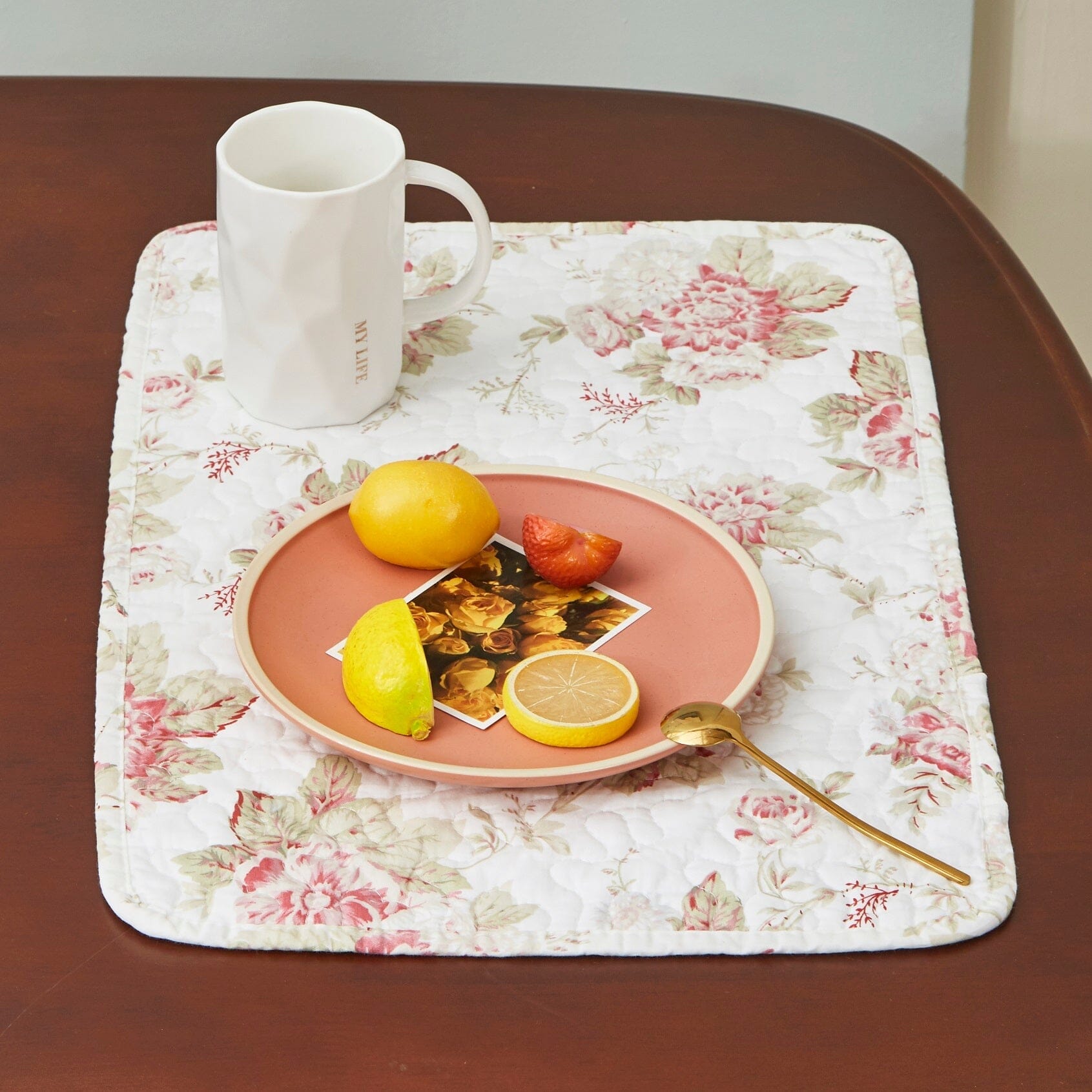 DaDa Bedding Set of 4-Pieces Dainty Cottage Floral Roses Quilted Cotton Dining Table Placemats 13” x 19” (3036)-3