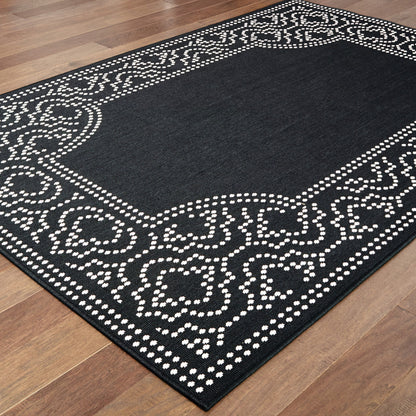 8' X 11' Black and Ivory Stain Resistant Indoor Outdoor Area Rug-3