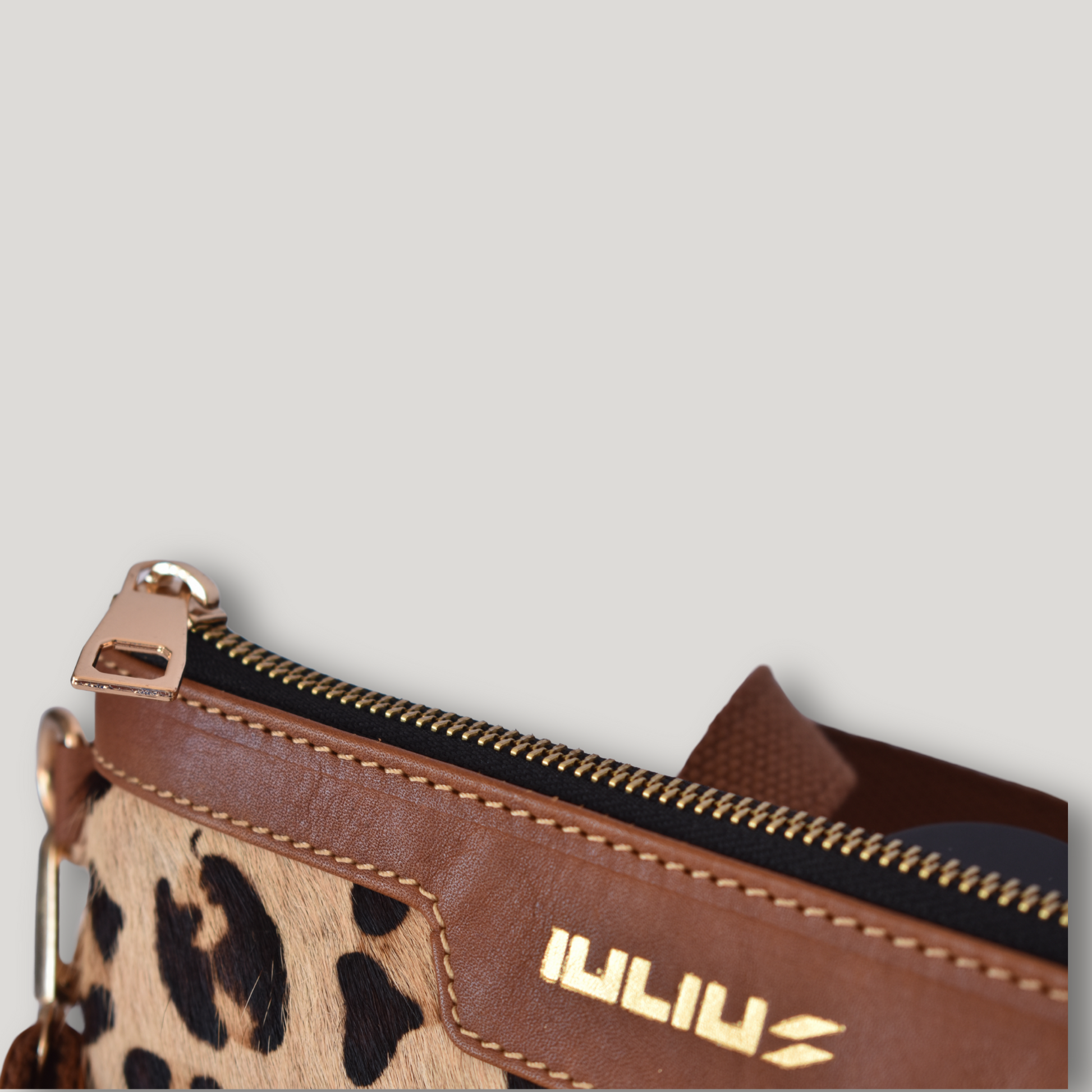 Cartera de Mano Estilo Leopardo – Cuero Marrón y Pelo Natural – IULIUS-3