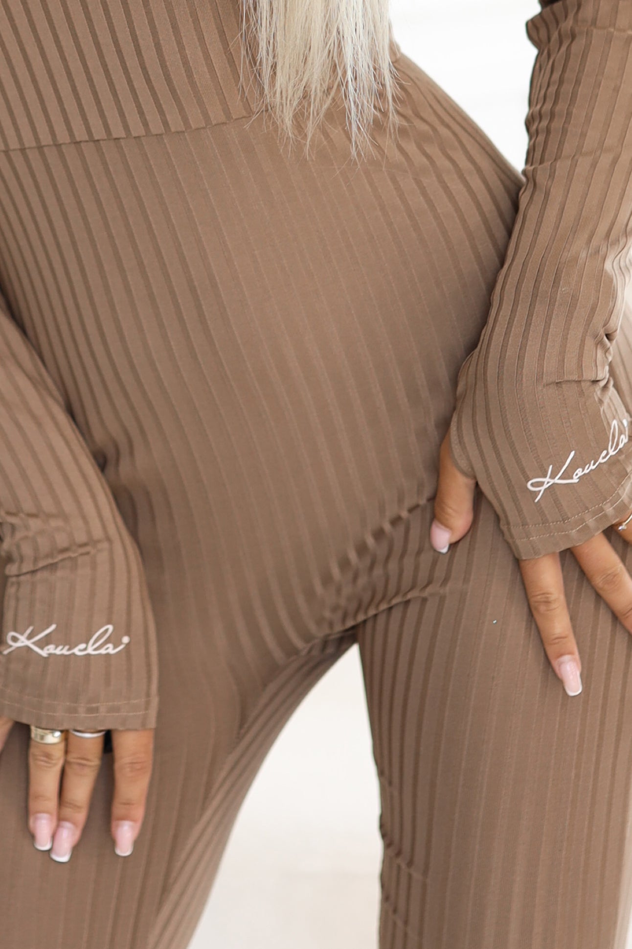 Kocula 619-1 Comfortable and elegant ribbed women's jumpsuit with a neckline - mocha mousse-5