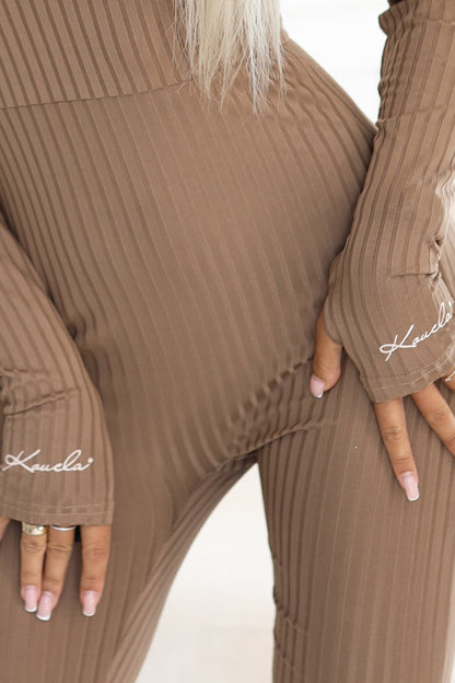 Kocula 619-1 Comfortable and elegant ribbed women's jumpsuit with a neckline - mocha mousse-5