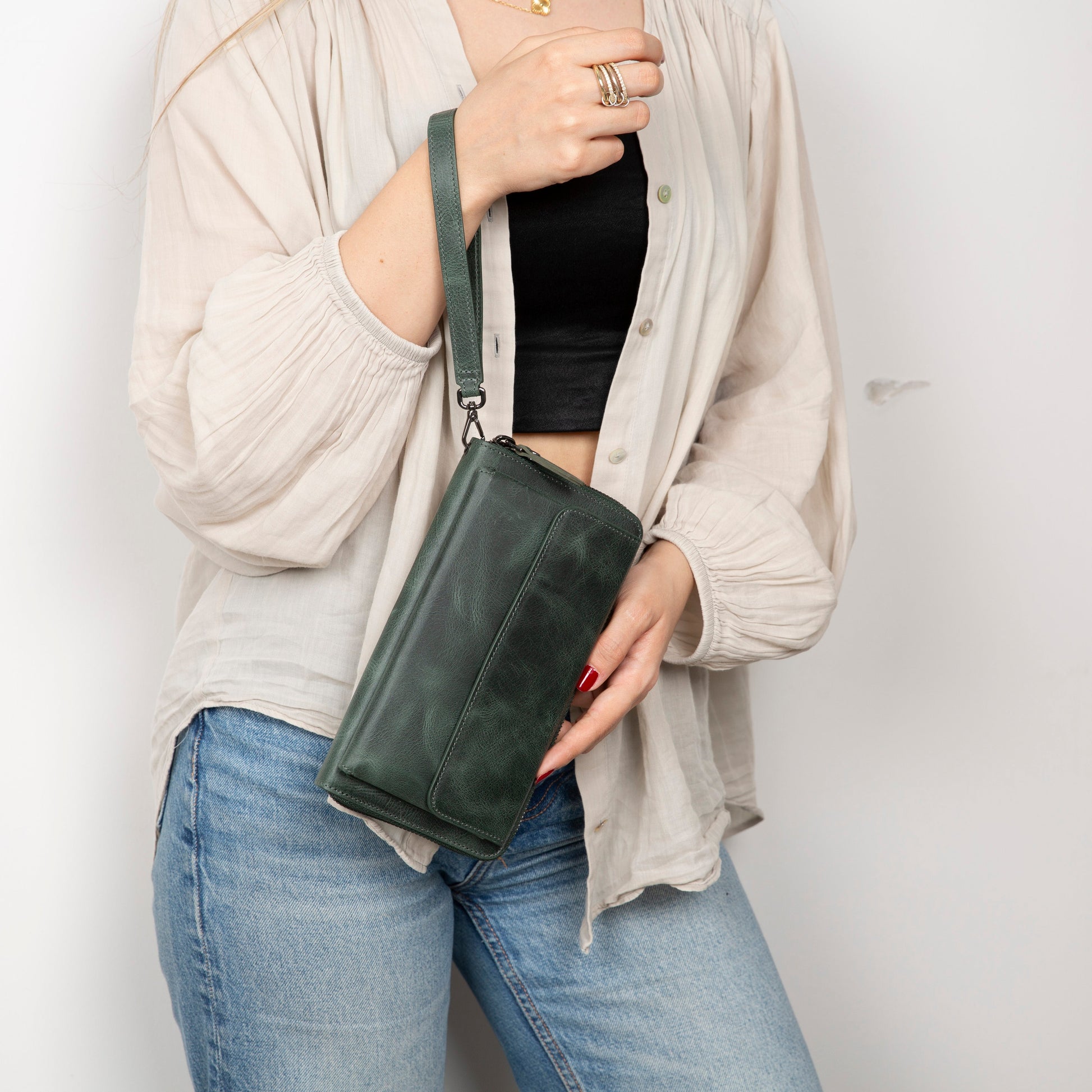 Anchorage Leather Wallet – Phone Holder & 12 Card Slots-3