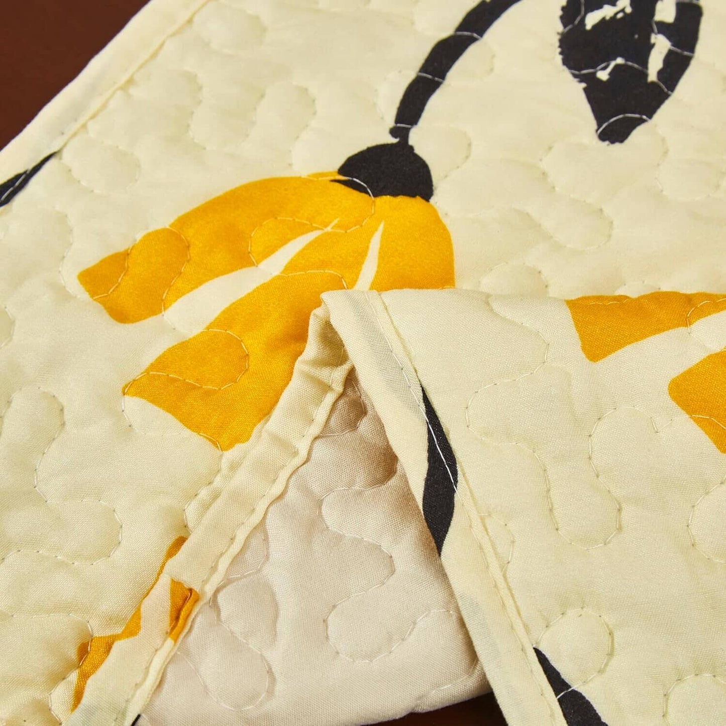 DaDa Bedding Botanical Floral Dining Table Placemats - Set of 4-Pieces Quilted Ivory with Yellow Fleur Golden Orange Spring Time Tulips - 13 x 19-4