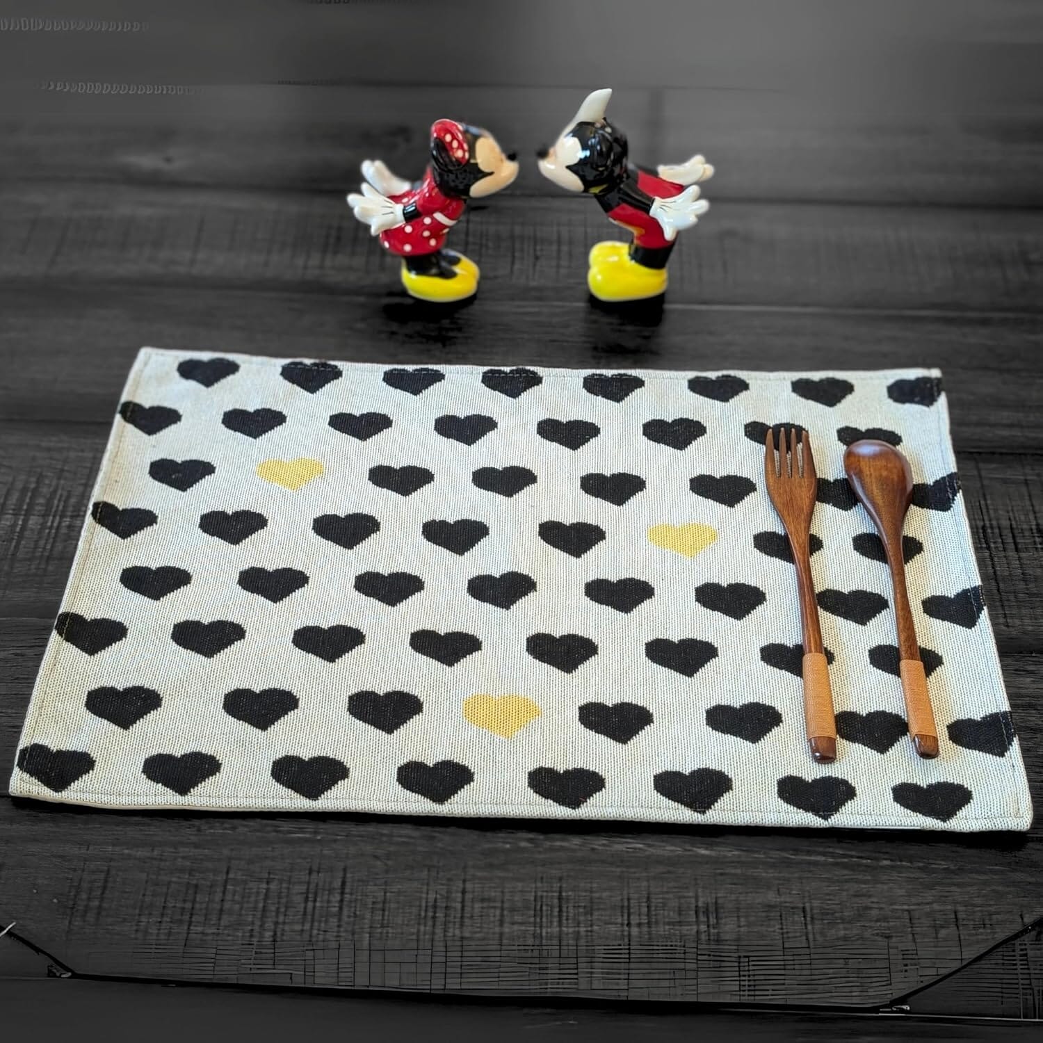 DaDa Bedding Set of 4-Pieces Lovely Yellow & Black Hearts Tapestry Dining Table Placemats 13” x 19” (18113)-3