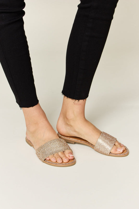 WILD DIVA Rhinestone Open Toe Flat Sandals-0