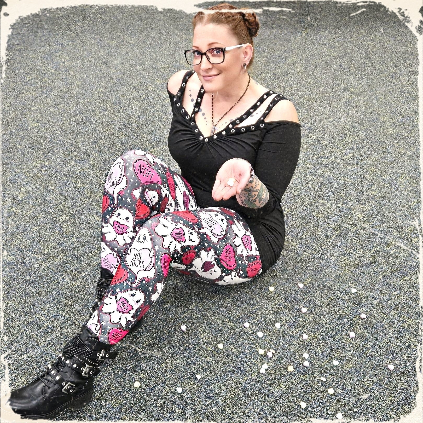 Anti-Love Ghosties (Semi-Exclusive) - Ghost Hearts Valentine's Day Love High-quality Handcrafted Vibrant Leggings-4