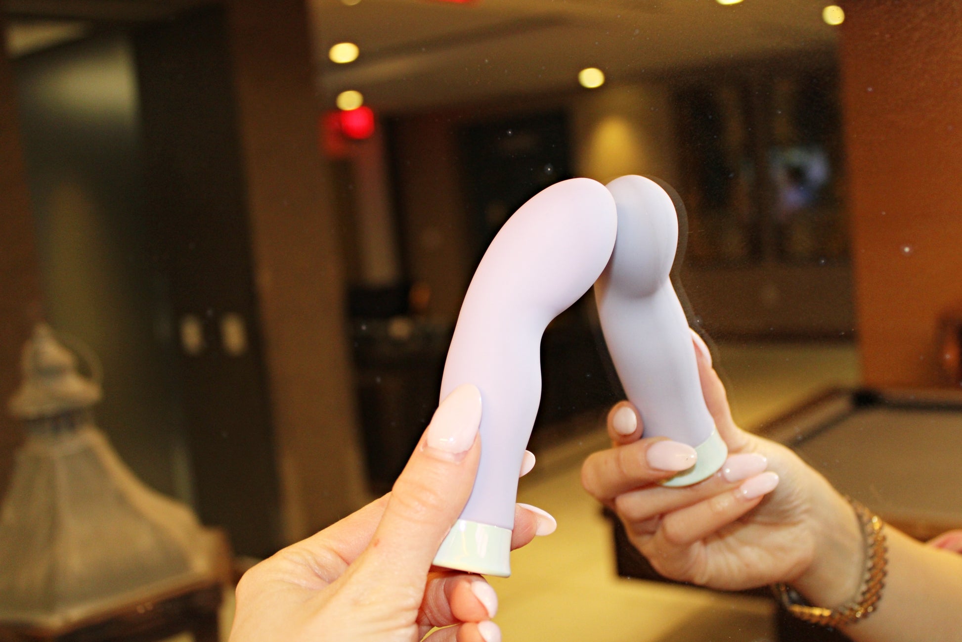 G-spot Massager - Small G-spot Vibrator AnnaPerenna | VForVibes