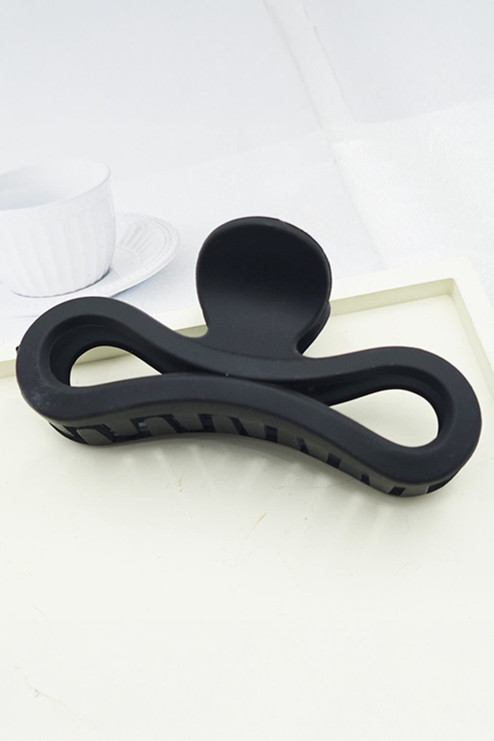 Black Wave Shape Matte Hair Claw Clip-1