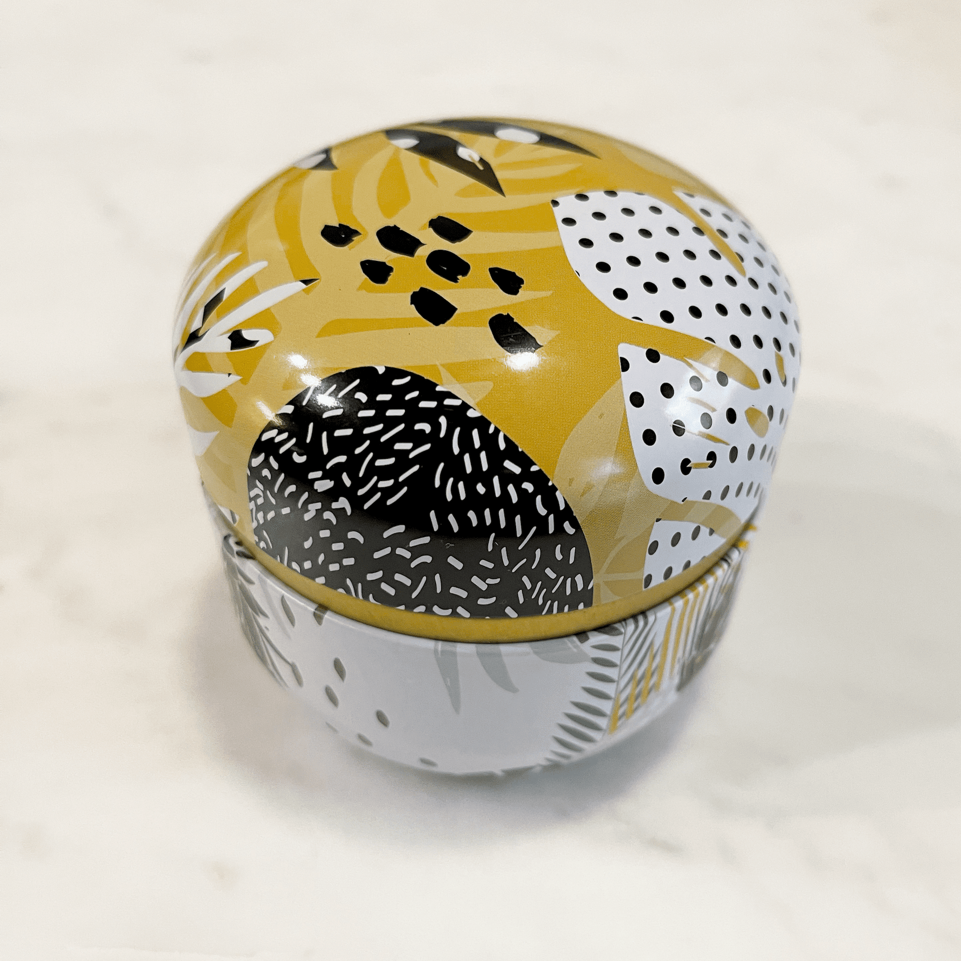 Soy Candle - Humanist Beauty - Relax and Unwind with Natural Fragrances