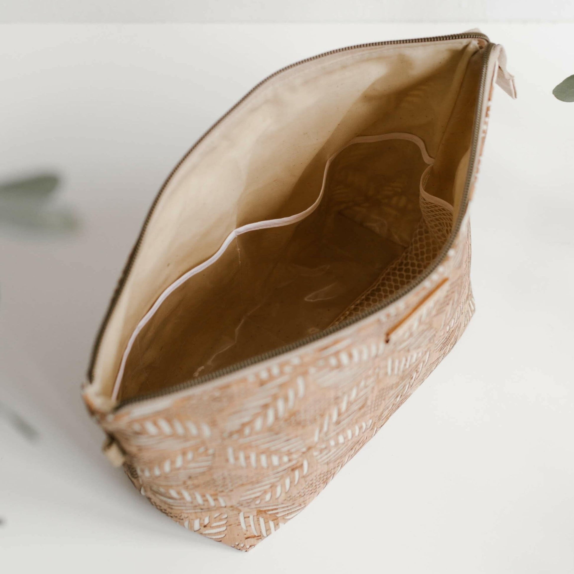 ADVENTURER cosmetics bag | CREAM-1