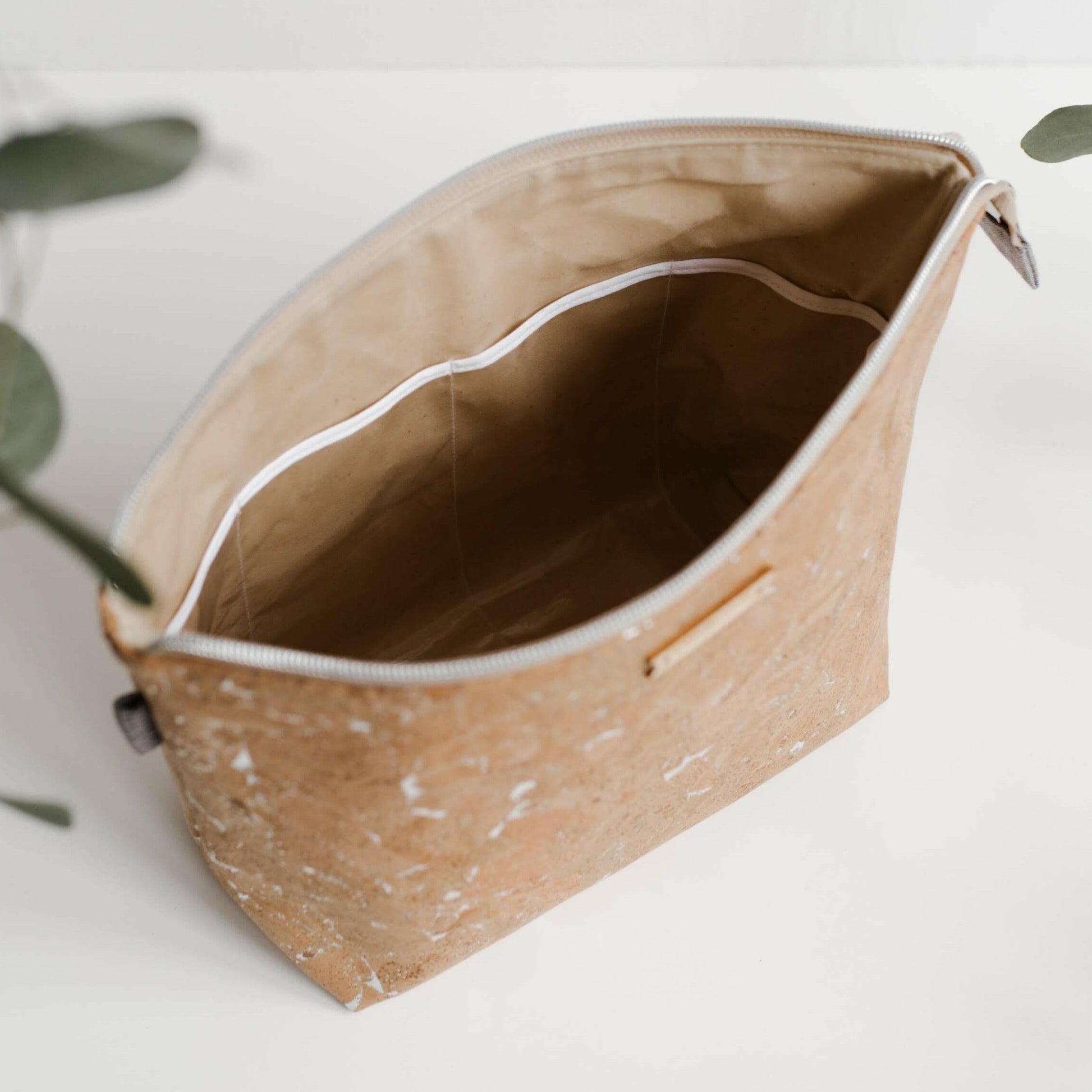 ADVENTURER cosmetics bag | SILVER-1