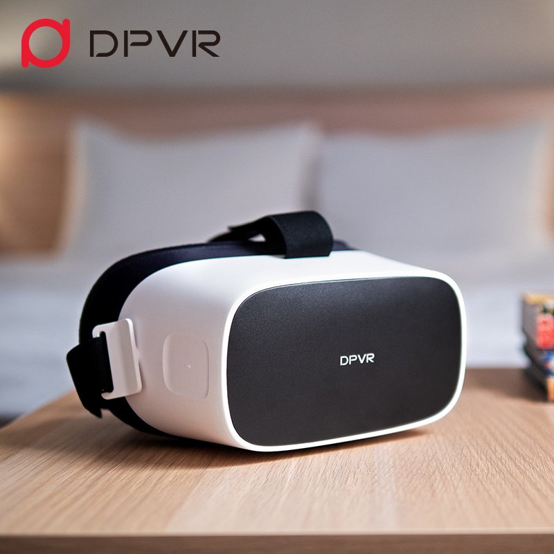 DPVR-Virtual-Reality-Headset-P1-lady-watching-movie