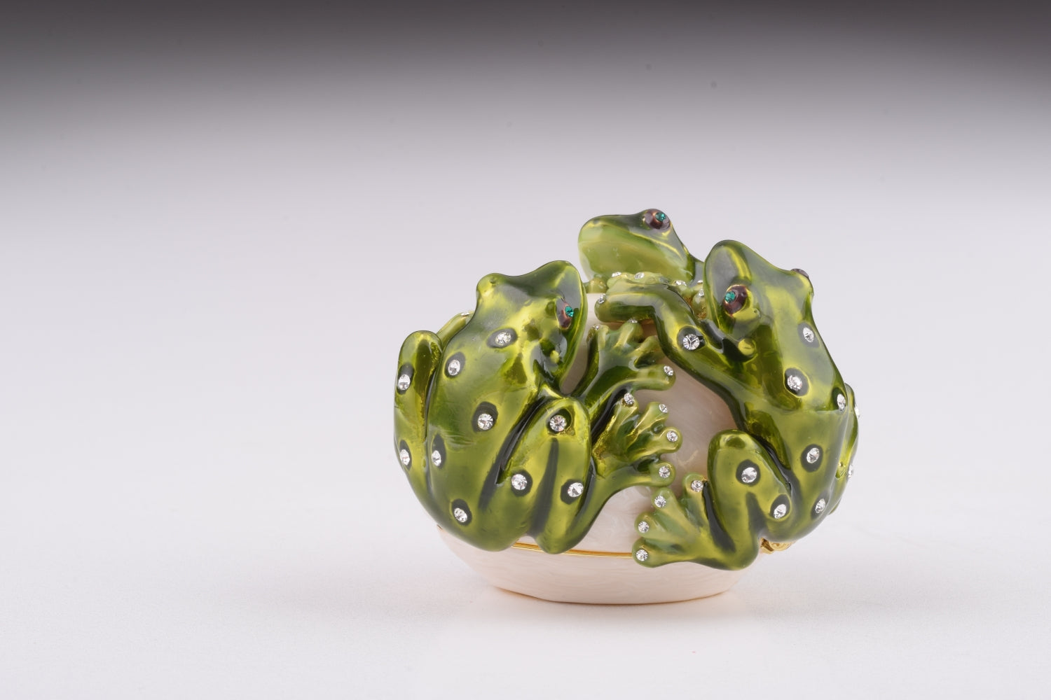 Frogs on white Egg including hidden mouse-2