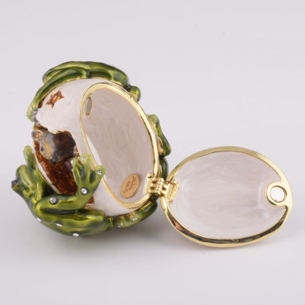 Frogs on white Egg including hidden mouse-1