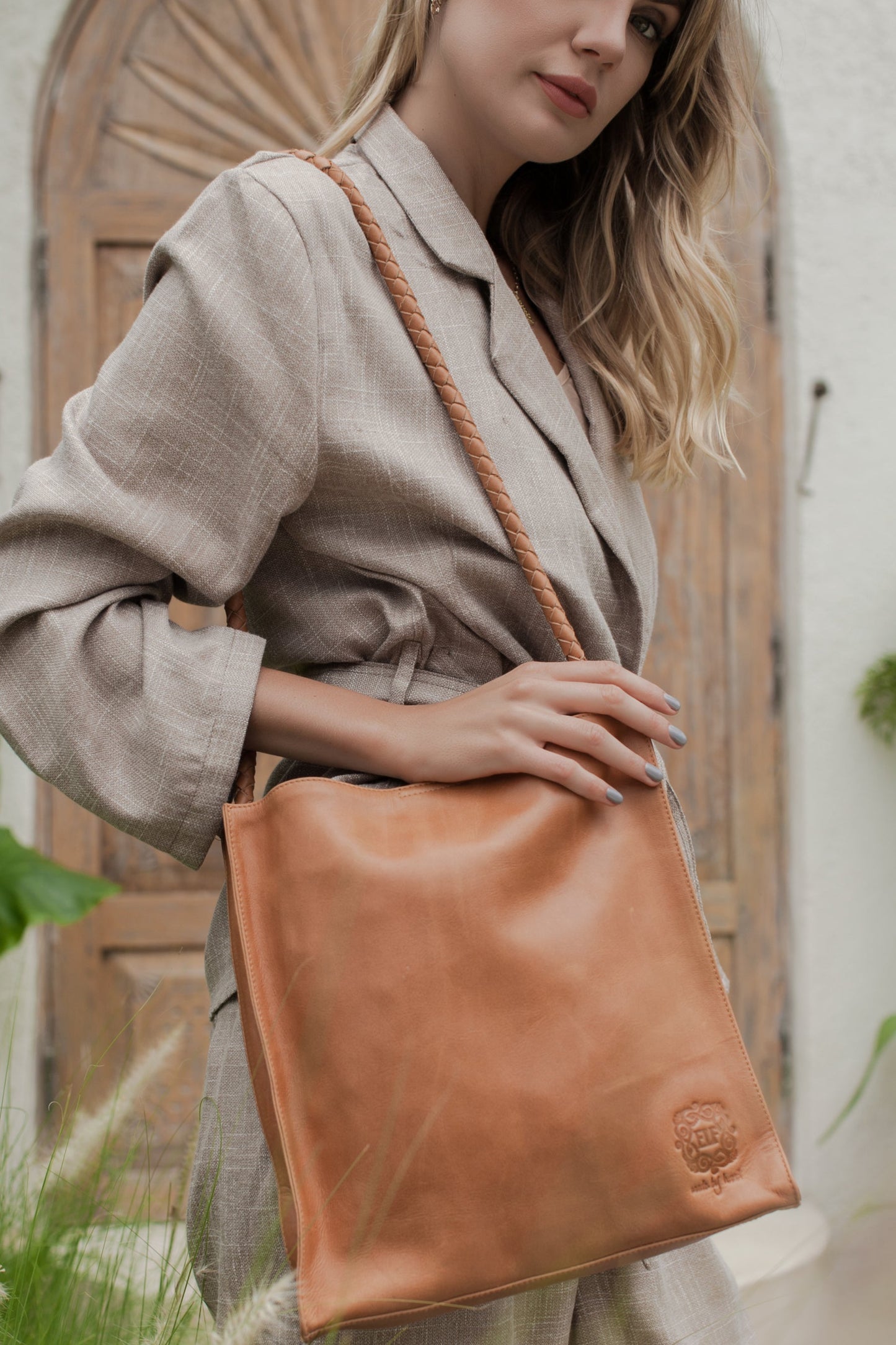 Day Leather Shoulder Bag-0