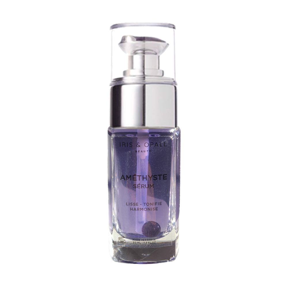 Pierre d'améthyste sur fond blanc