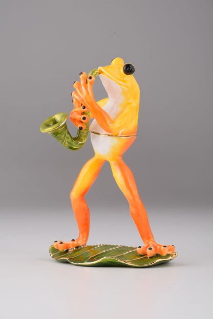 Frog Playing a Saxophone-1