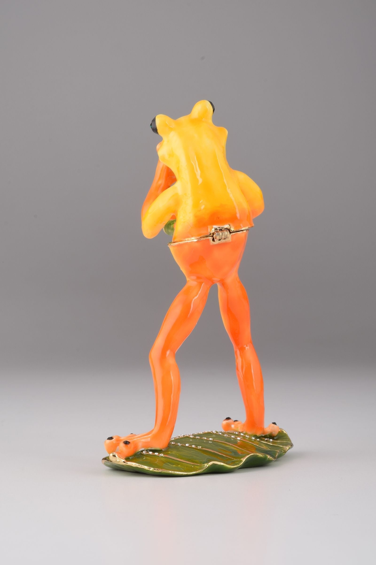 Frog Playing a Saxophone-4