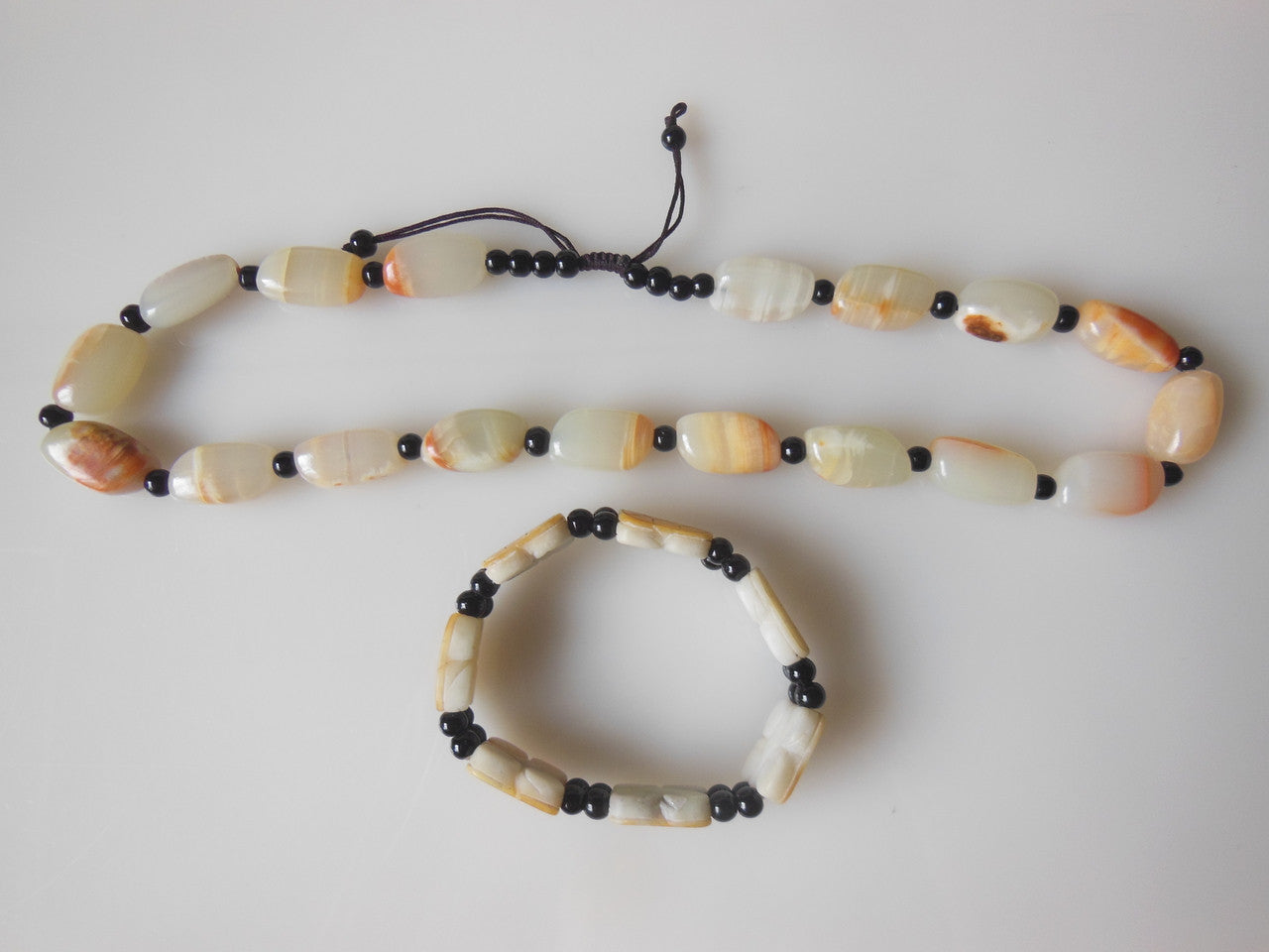 Jade bracelet. Black round jade with golden square jade beads-2