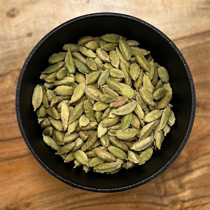 Green Cardamom Pods Whole (Elettaria Cardamomum)-1