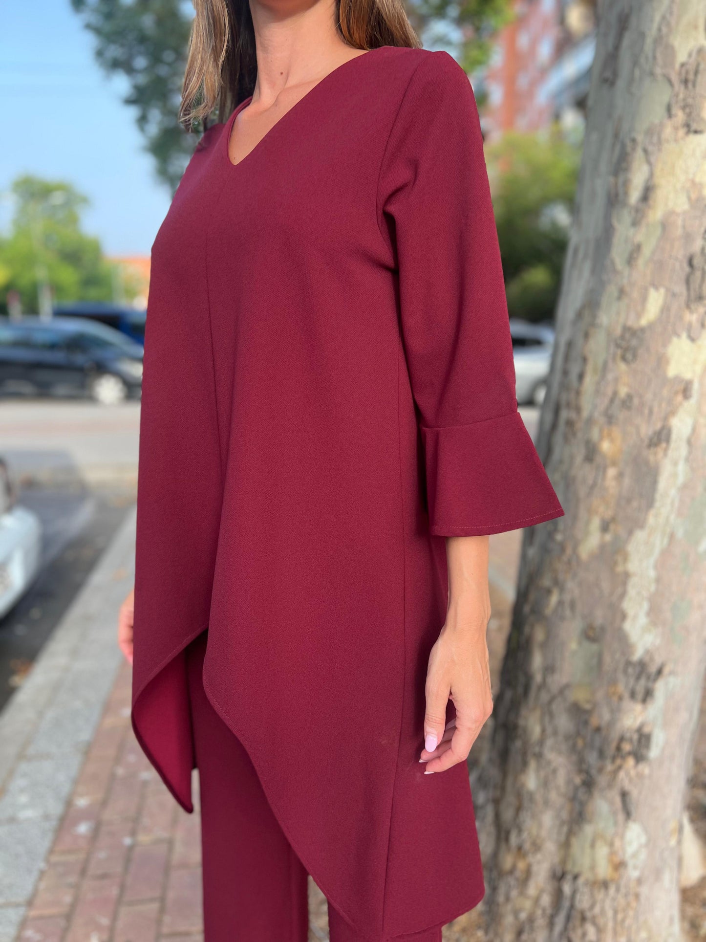 Conjunto túnica larga y pantalón en neocrepe granate-1