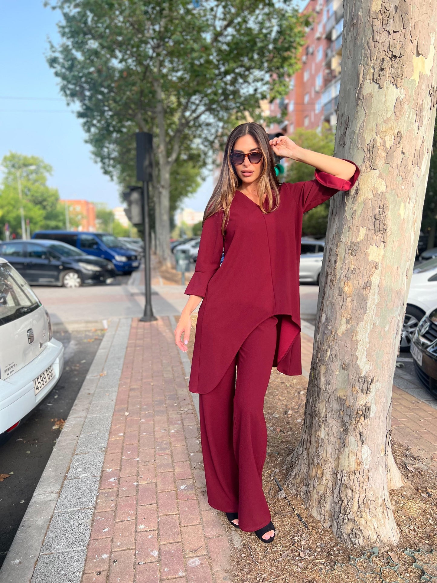 Conjunto túnica larga y pantalón en neocrepe granate-3