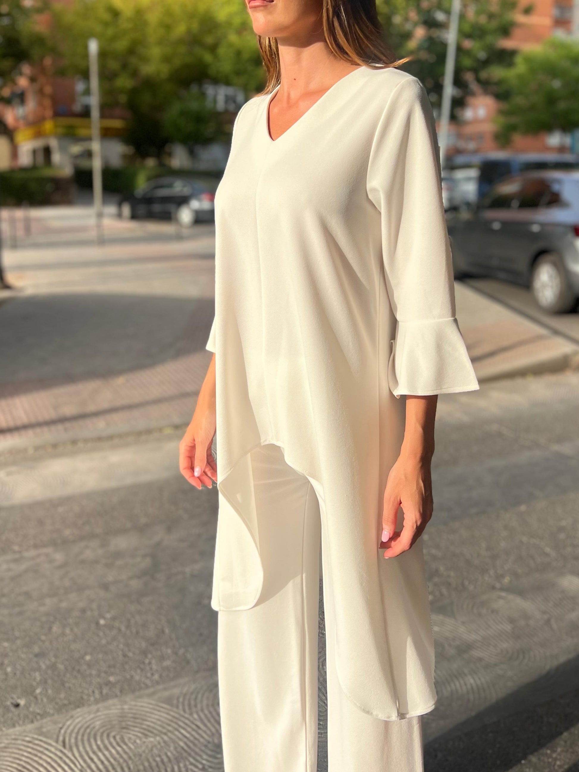 Conjunto túnica larga y pantalón en neocrepe crudo-1