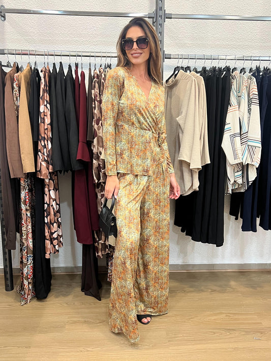 Conjunto pantalón palazzo y camiseta flor-0