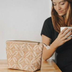 ADVENTURER cosmetics bag | CREAM-3