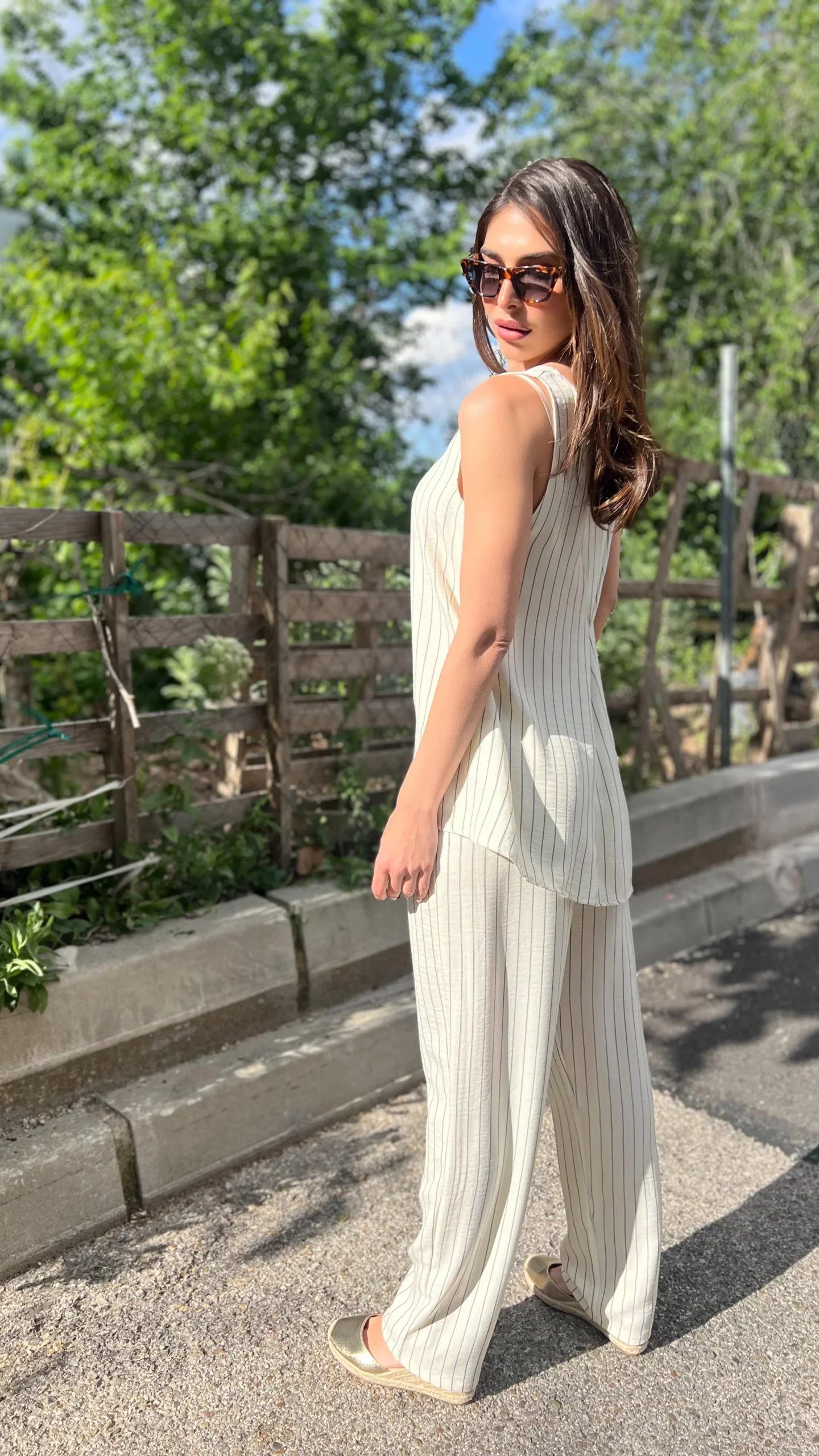 Conjunto pantalón y top en simil lino raya crudo-0