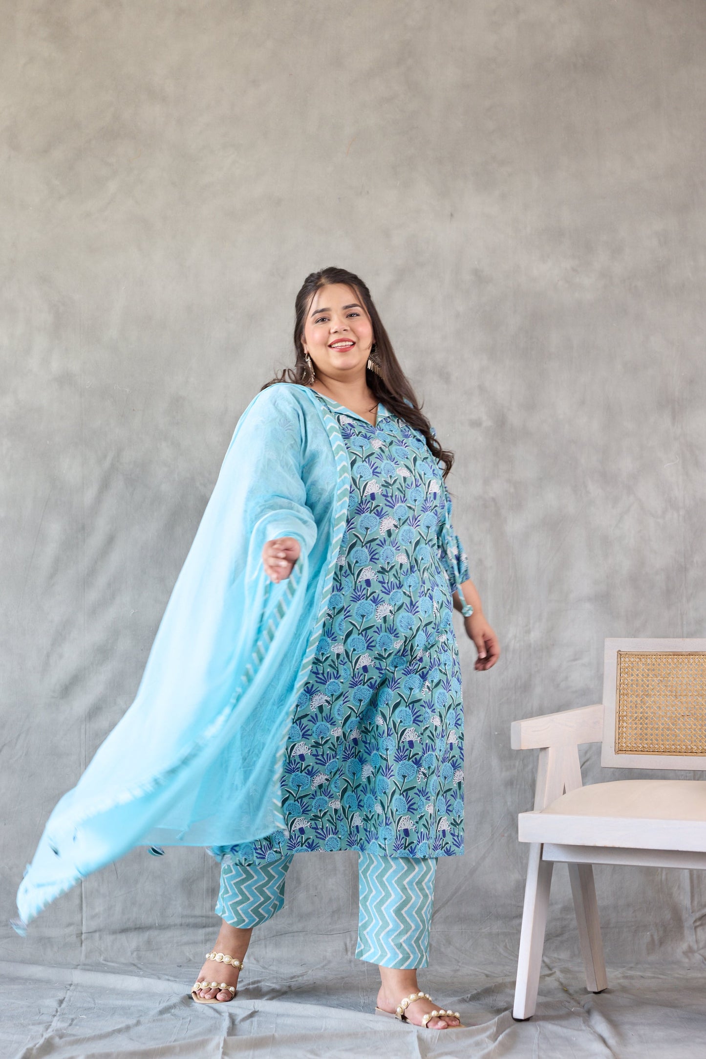 Blue Floral Printed Kurta Set - (Set of 3)-2