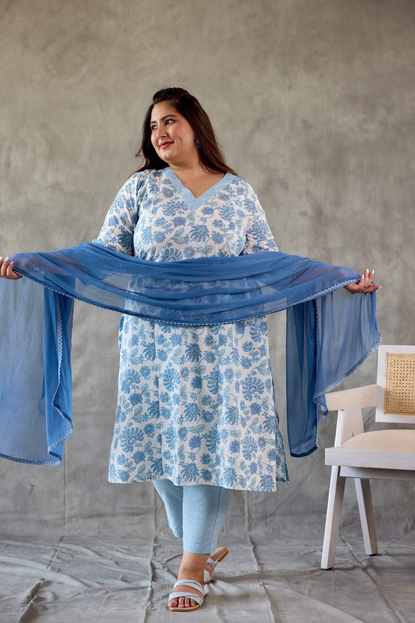 Blue Blossom White Cotton Kurta Set - (Set of 3)-2