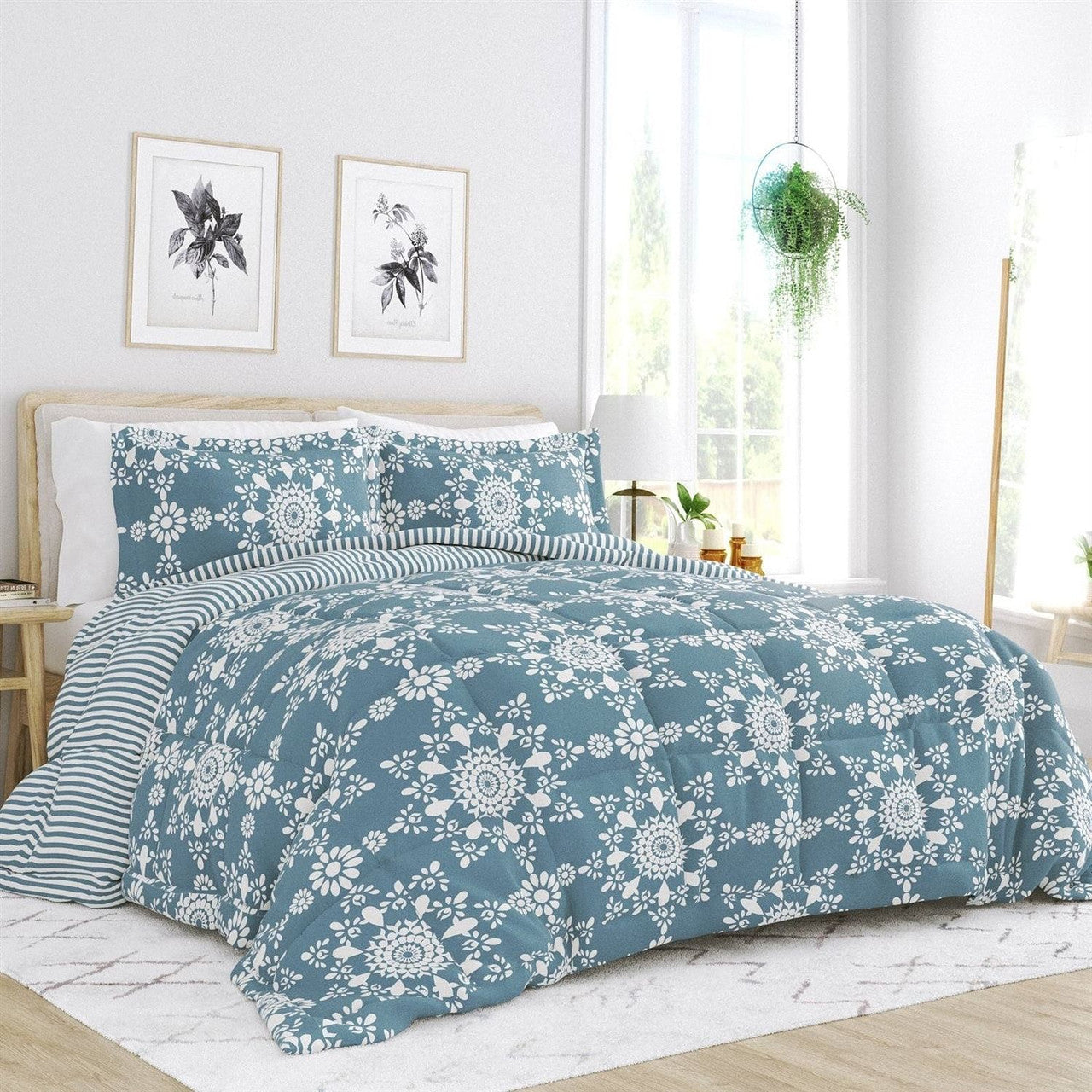 King size 3-Piece Blue and White Reversible Floral Striped Comforter Set-2